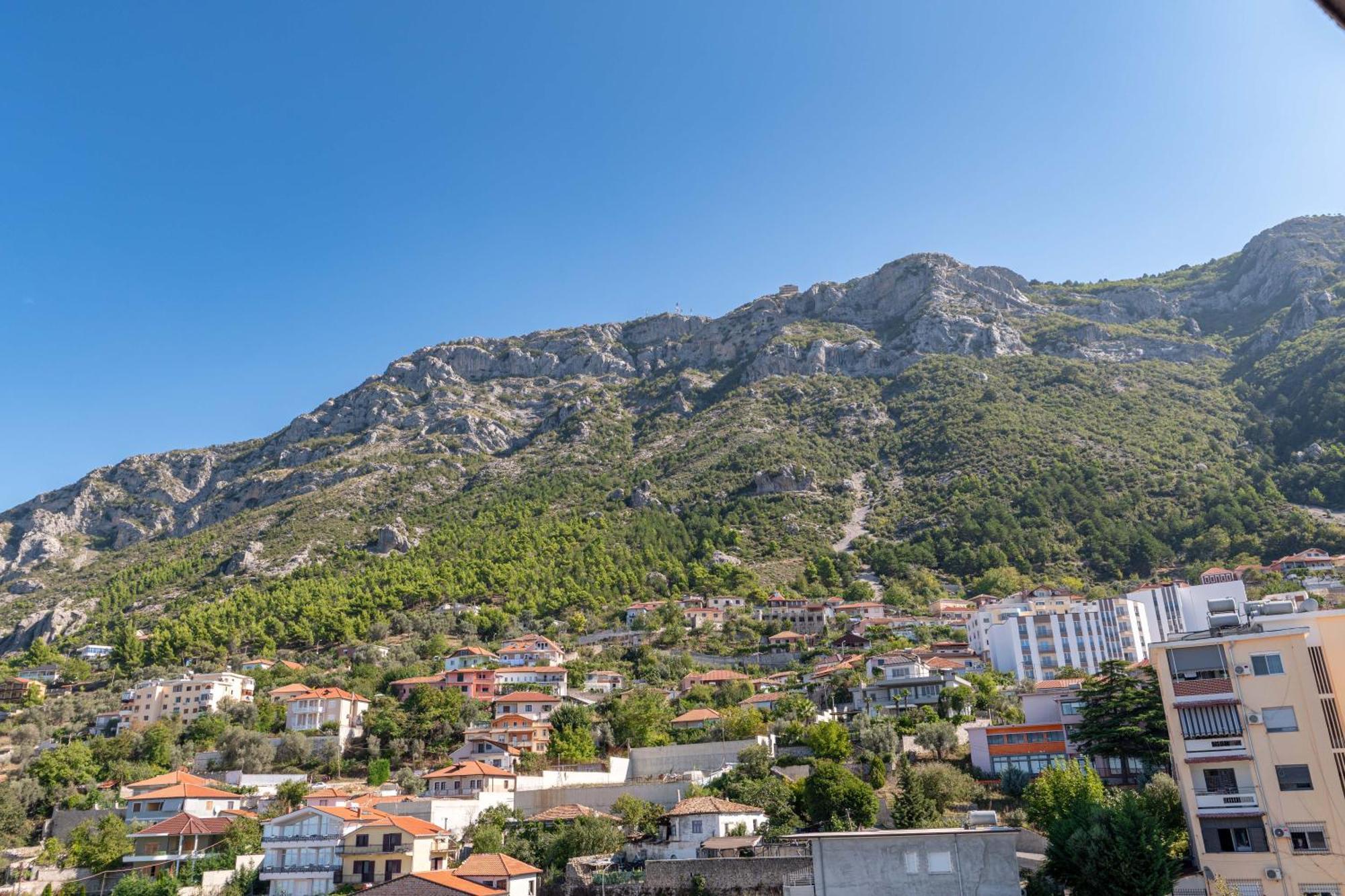 Hotel Dior Krujë Екстериор снимка