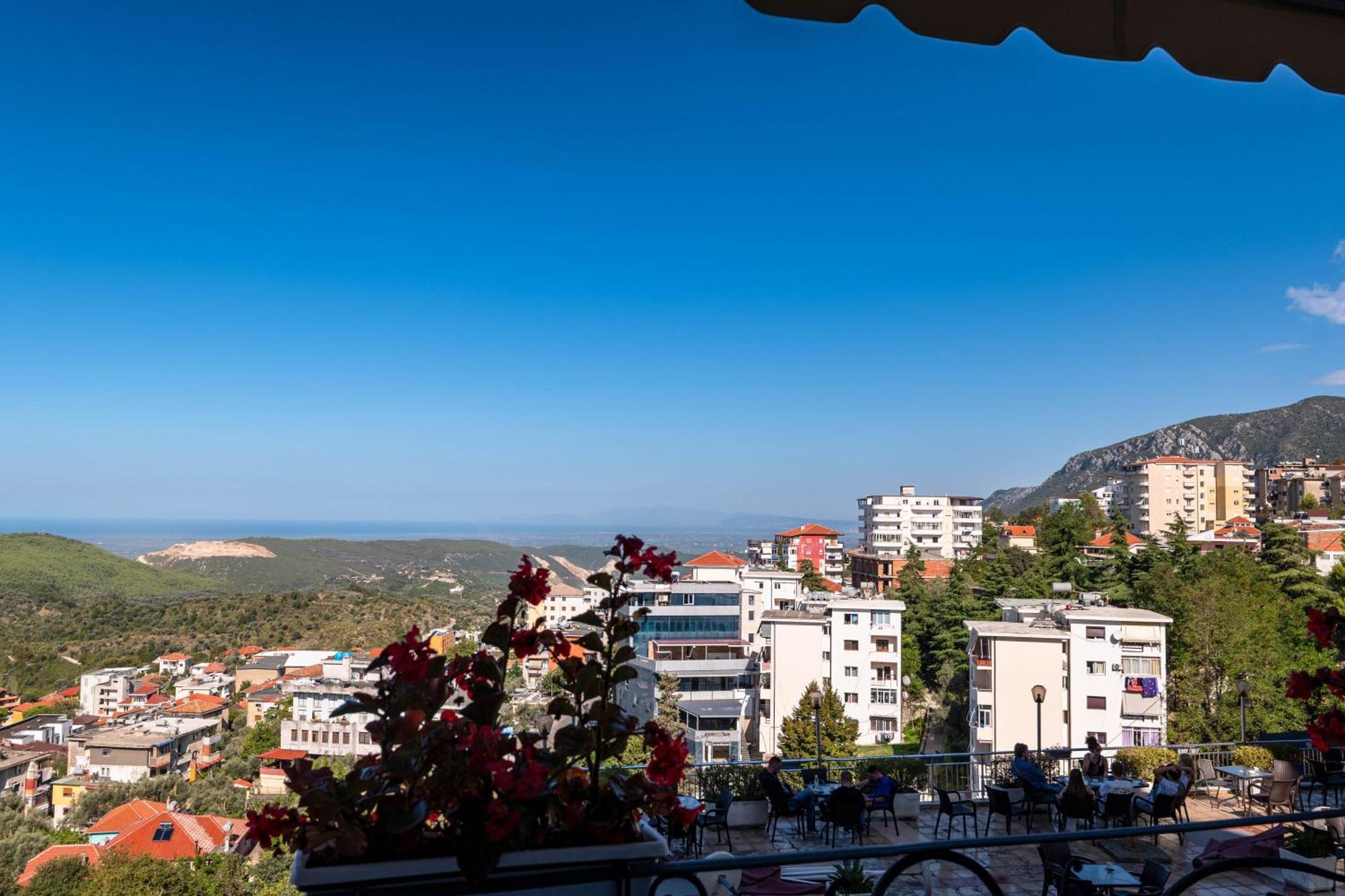 Hotel Dior Krujë Екстериор снимка