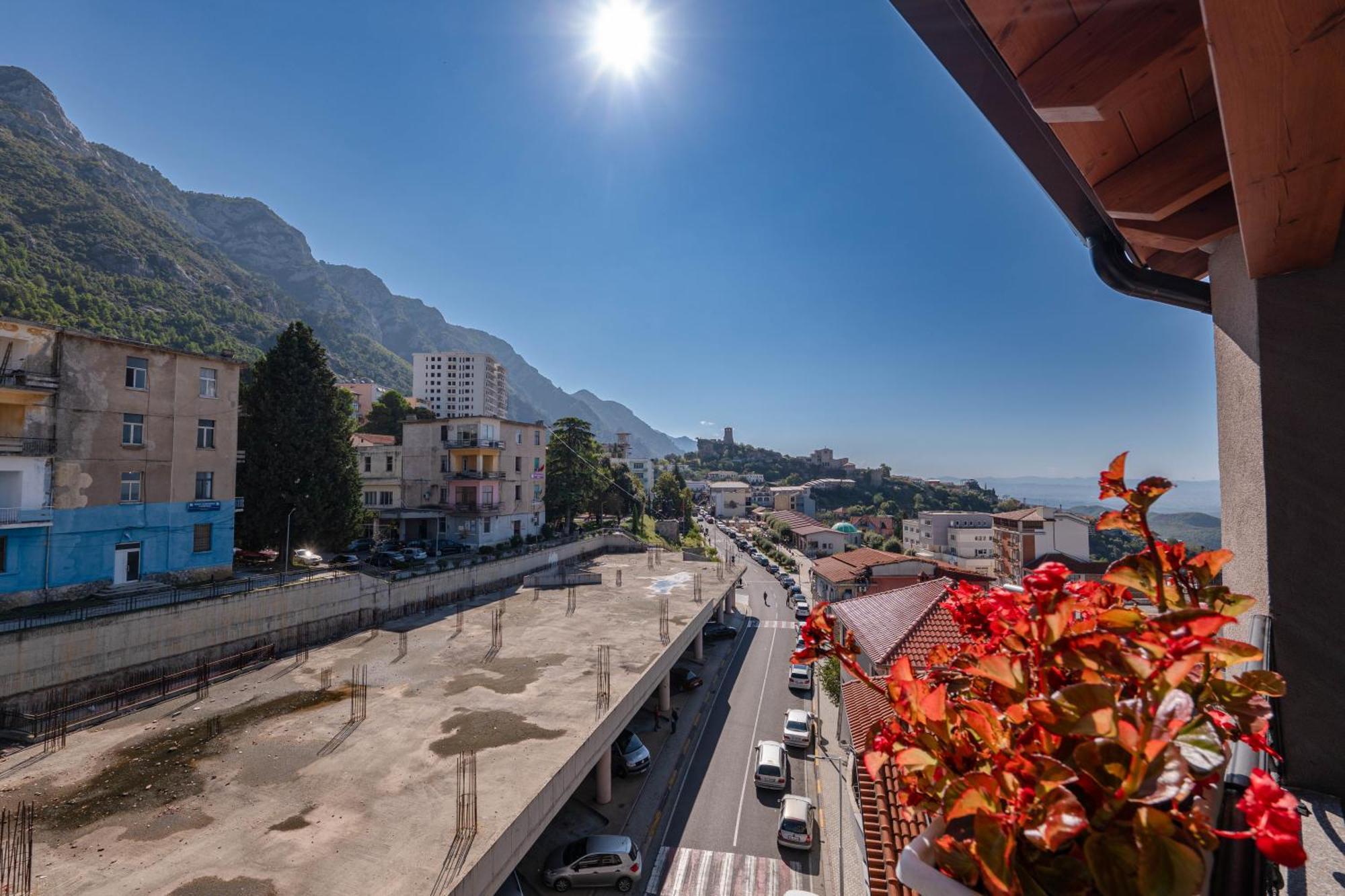 Hotel Dior Krujë Екстериор снимка