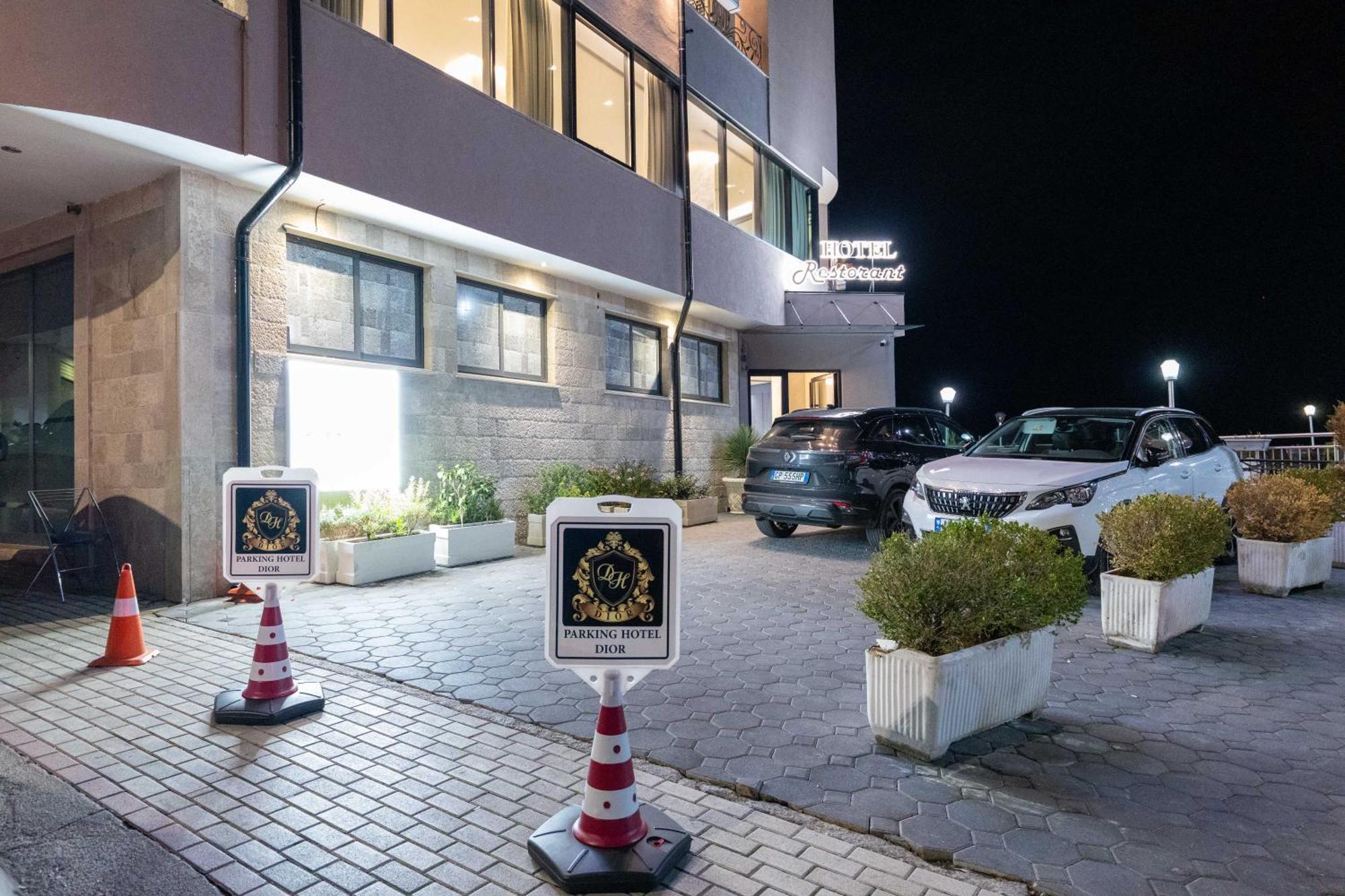 Hotel Dior Krujë Екстериор снимка