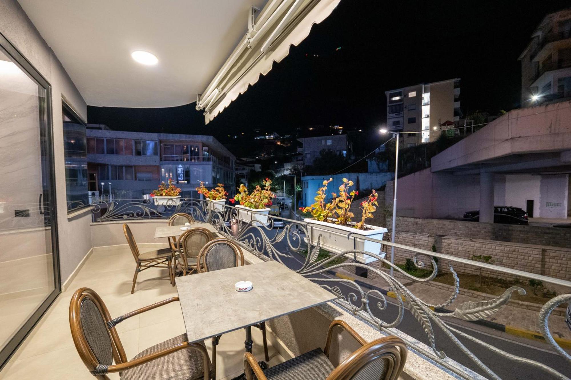 Hotel Dior Krujë Екстериор снимка