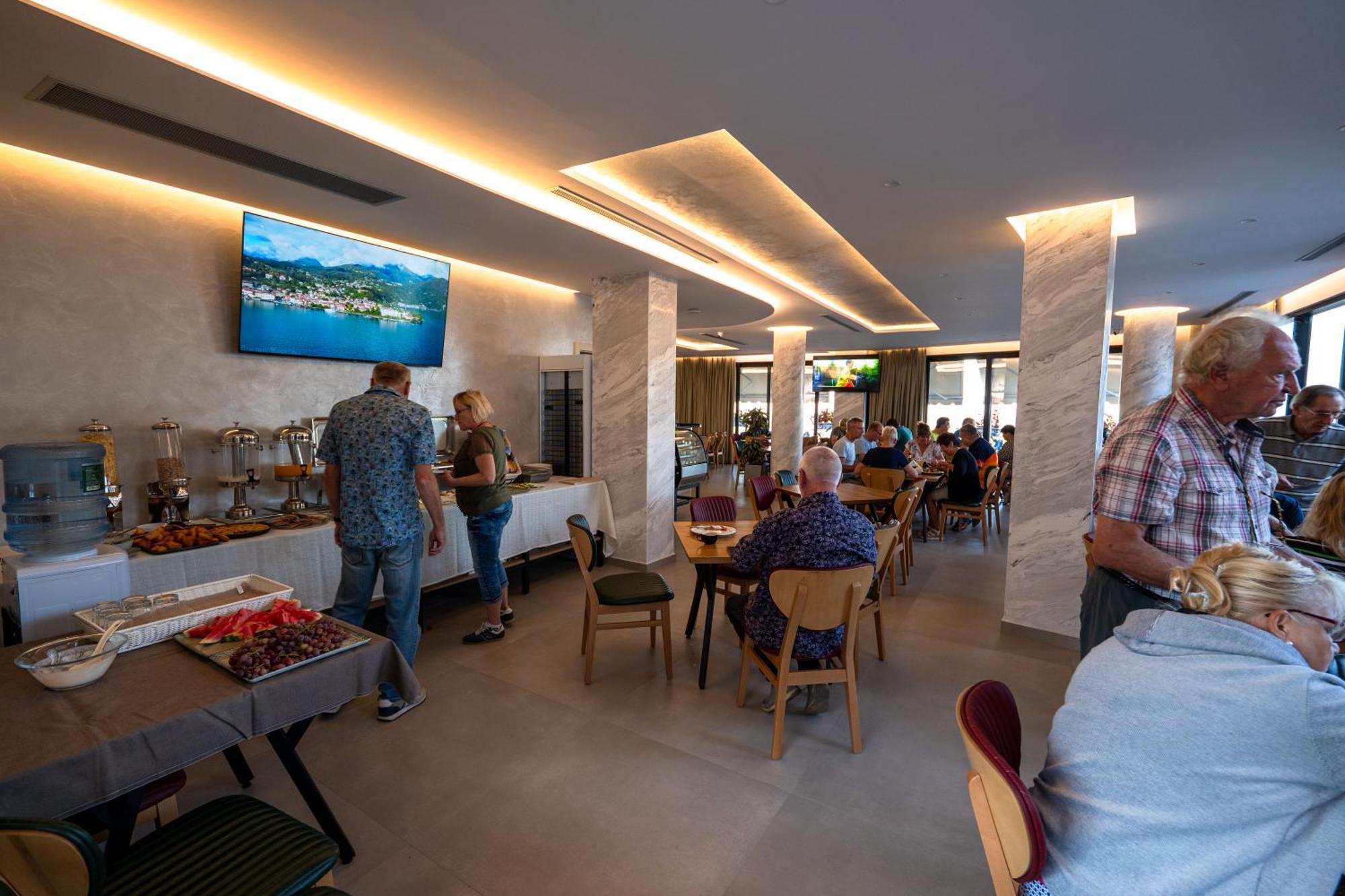 Hotel Dior Krujë Екстериор снимка