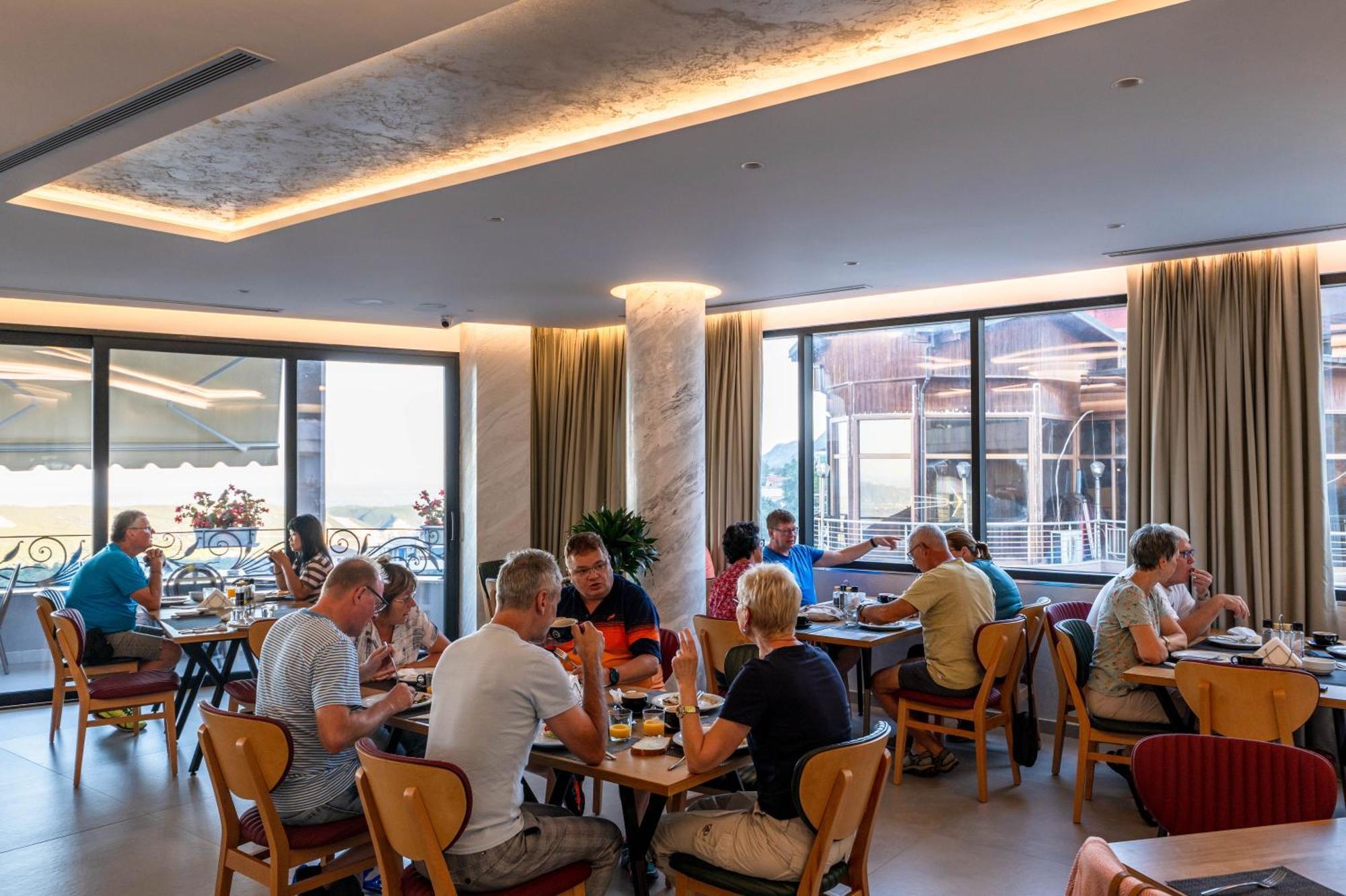 Hotel Dior Krujë Екстериор снимка
