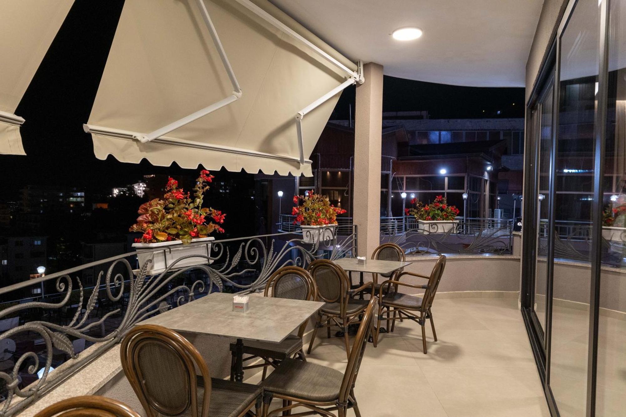 Hotel Dior Krujë Екстериор снимка