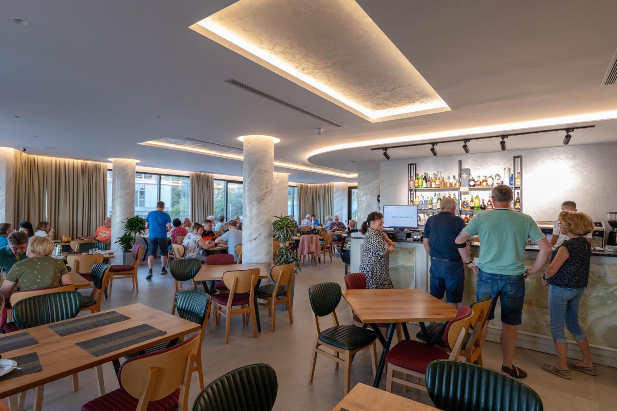 Hotel Dior Krujë Екстериор снимка