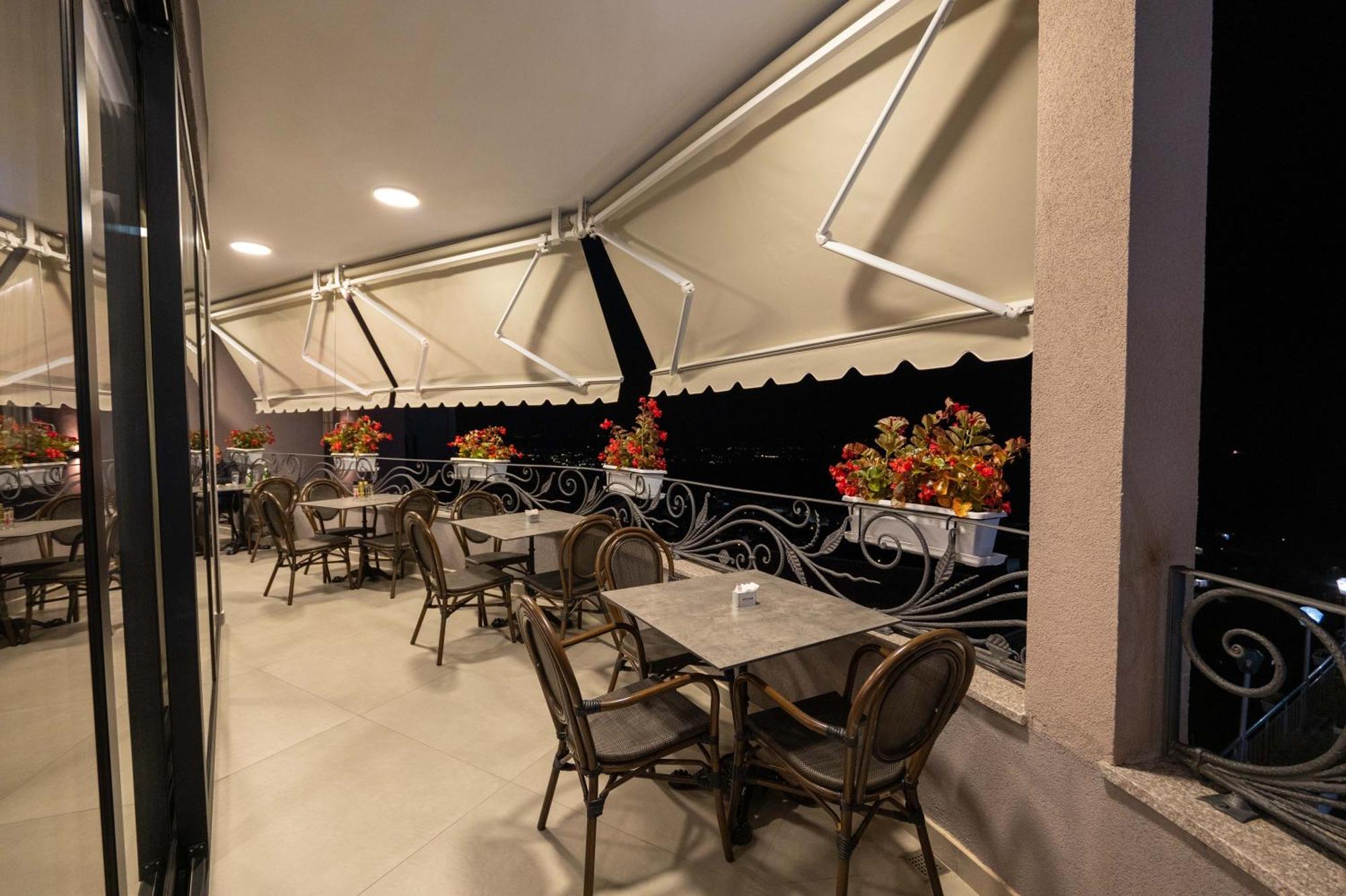 Hotel Dior Krujë Екстериор снимка