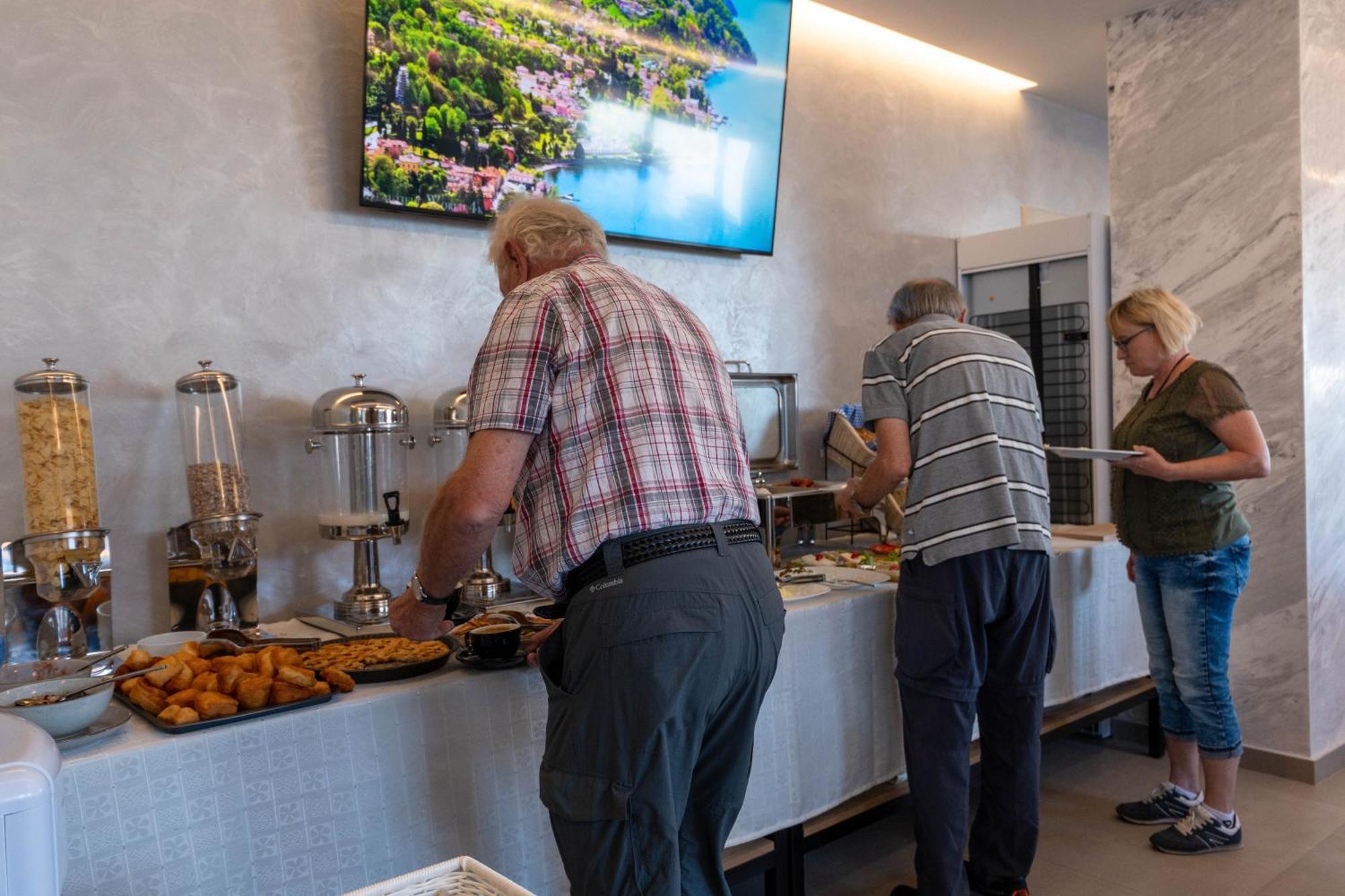 Hotel Dior Krujë Екстериор снимка