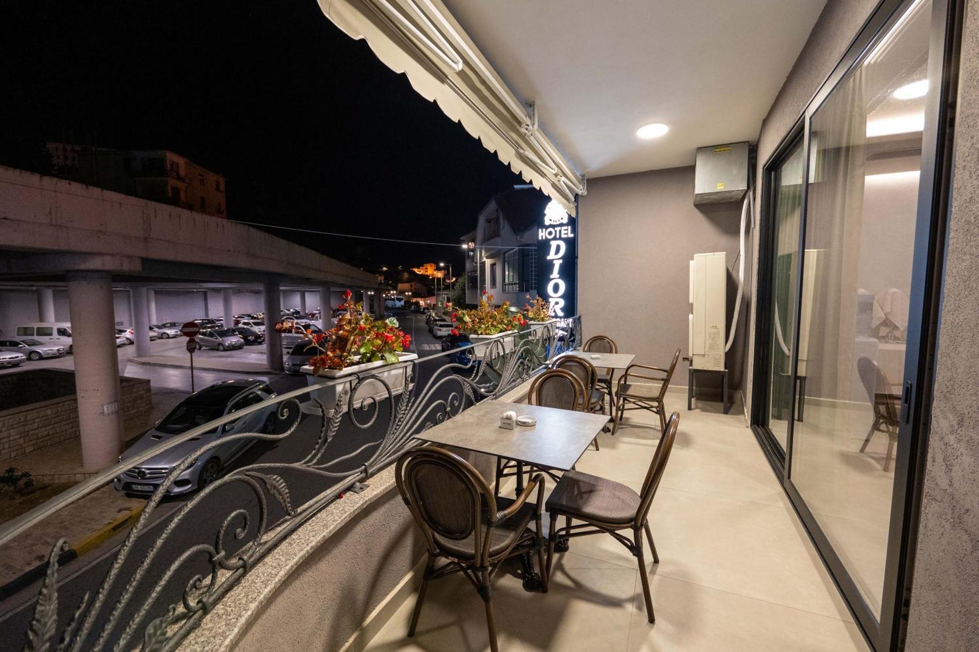 Hotel Dior Krujë Екстериор снимка