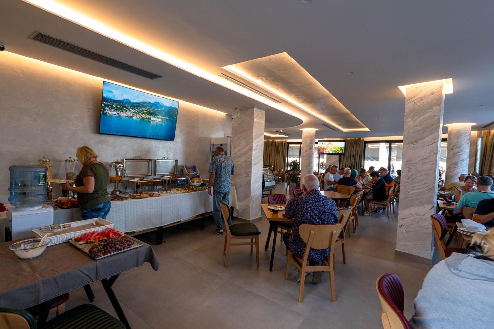 Hotel Dior Krujë Екстериор снимка
