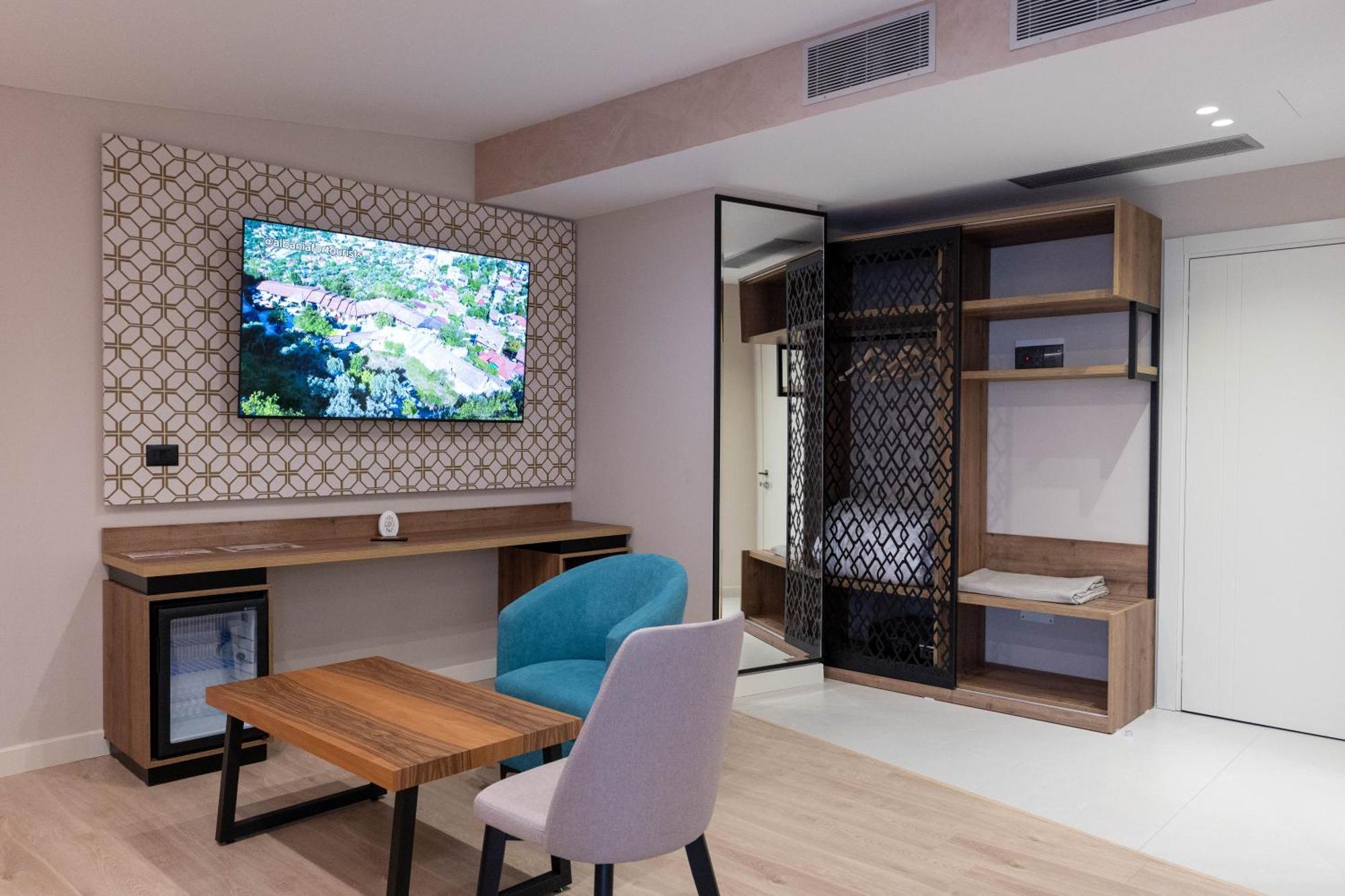 Hotel Dior Krujë Екстериор снимка