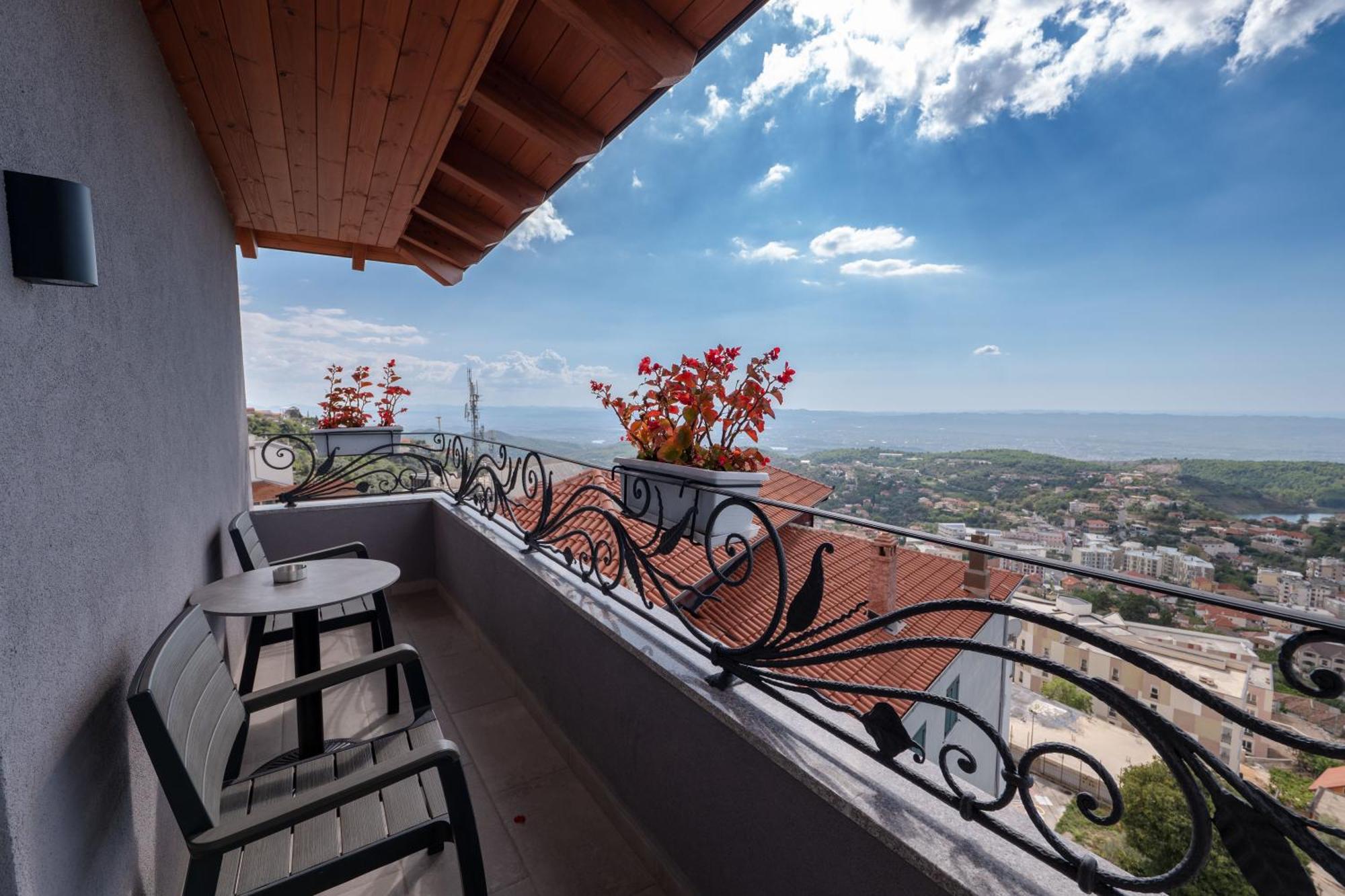 Hotel Dior Krujë Екстериор снимка